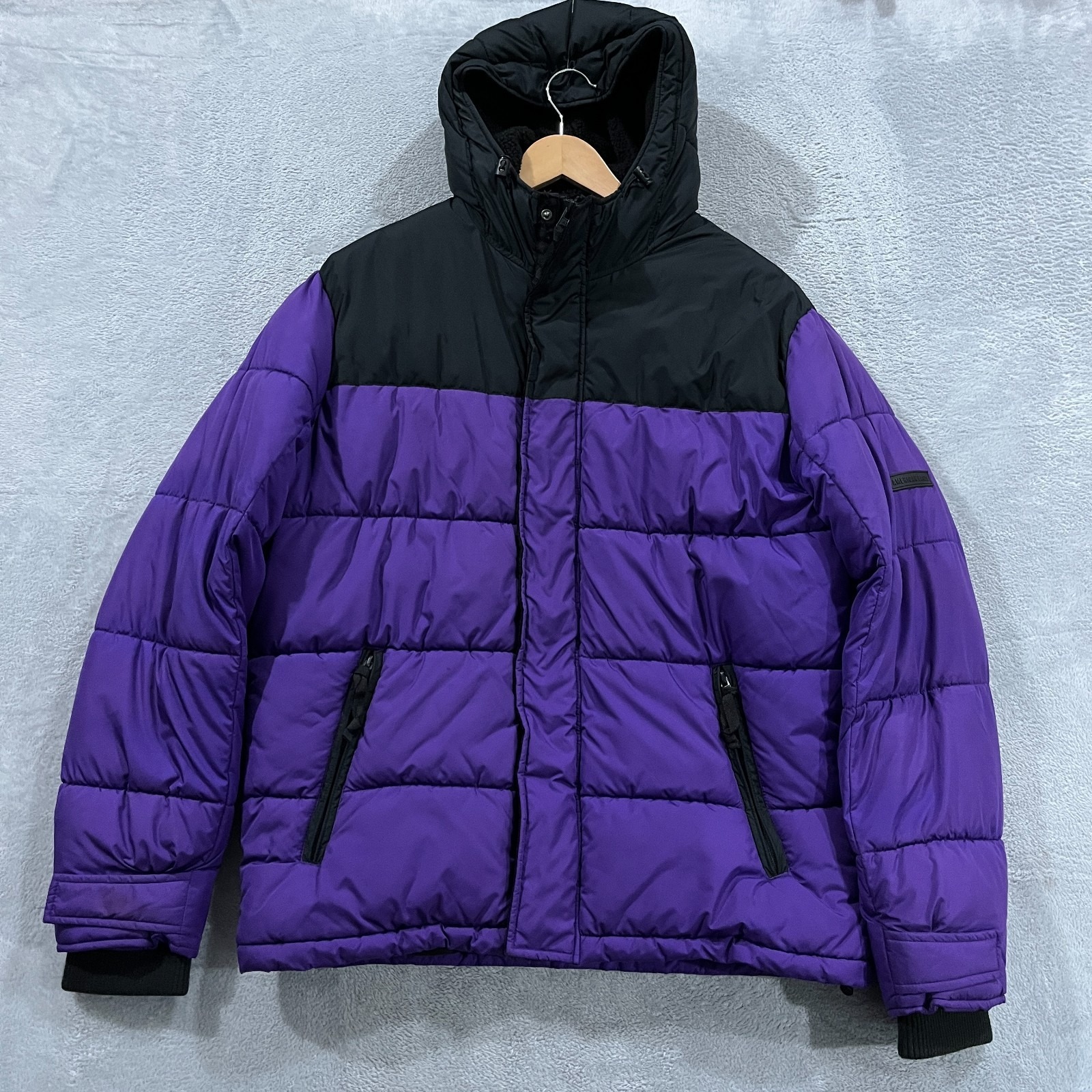 American Eagle Jacket Mens Medium Elevated Puffer Purple Black Insulated Winter